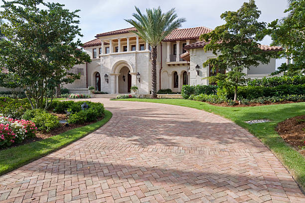 Professional Driveway Pavers in Delft Colony, CA
